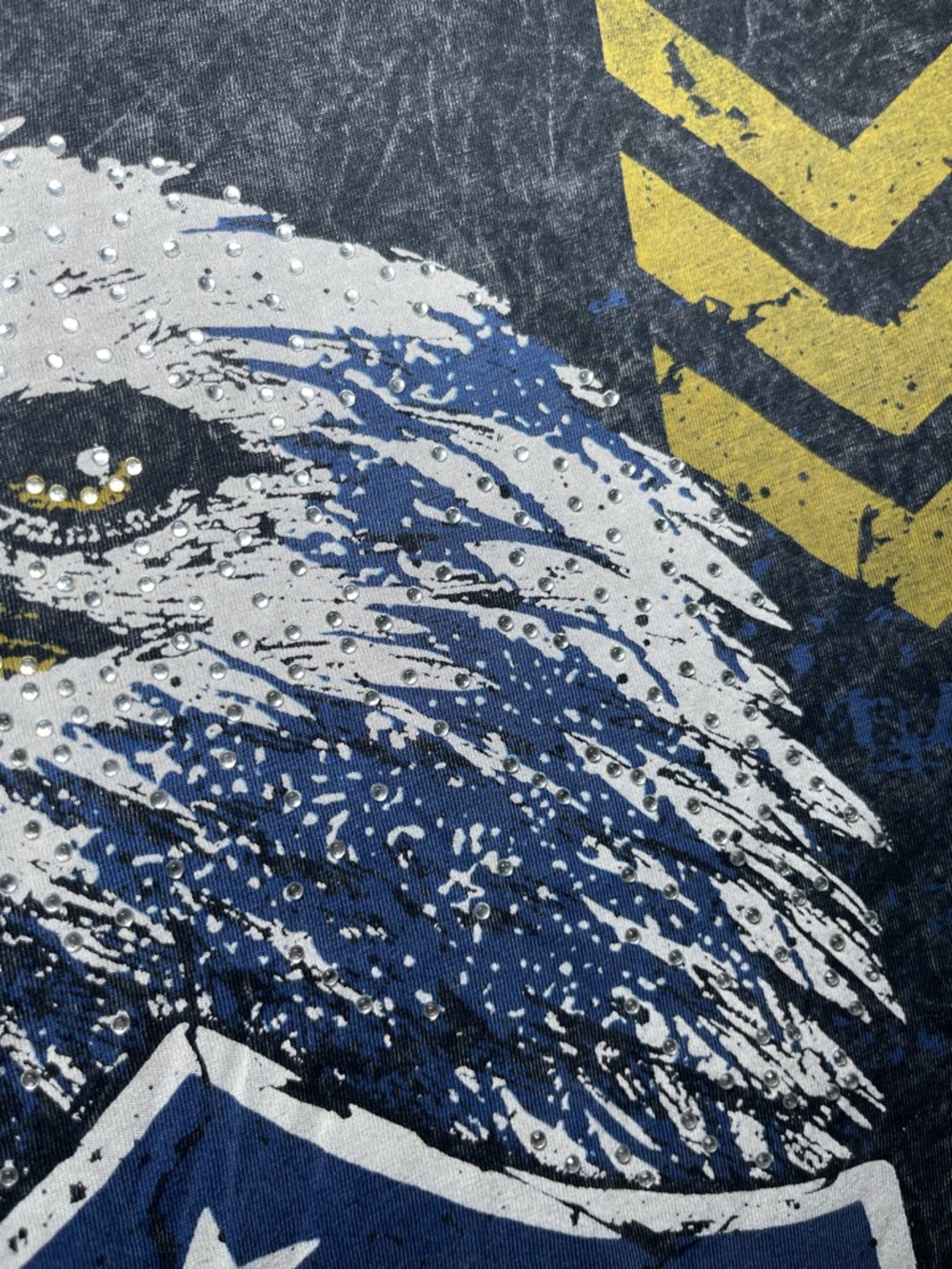 Daytrip Buckle Y2K Acid Wash Bling Freedom Eagle Graphic V-Neck Tee Size Medium - Picture 13 of 15